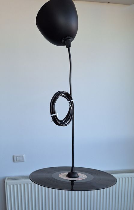 Lustra tip pendul cu disc de vinil