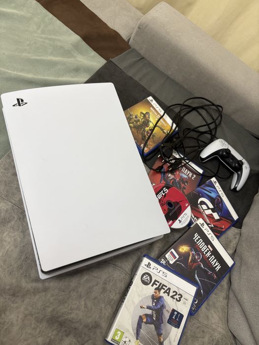 Продам ps5 в хоршем состояние 2 джостика и много дисков