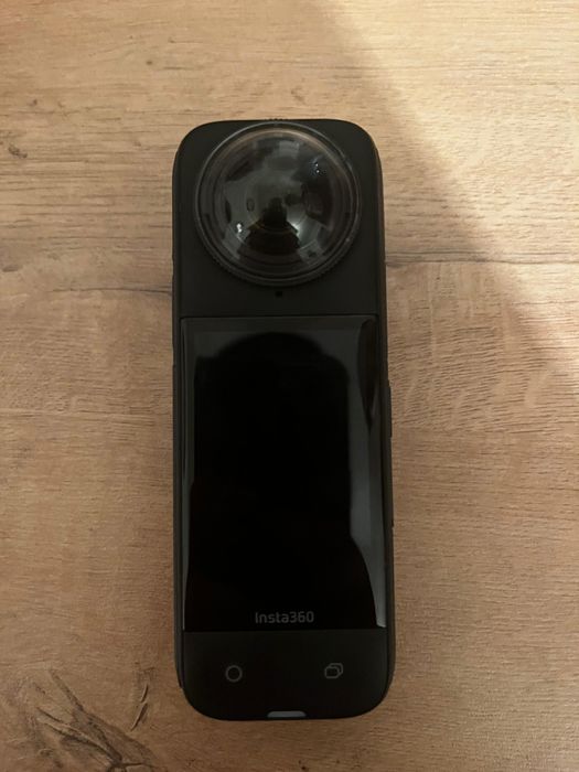Продаю insta360 x4