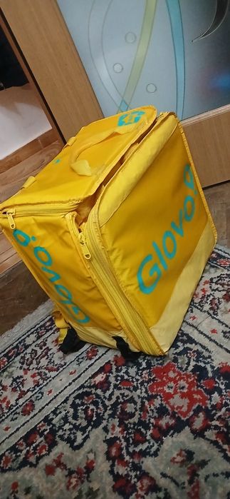 ghiozdan termic glovo