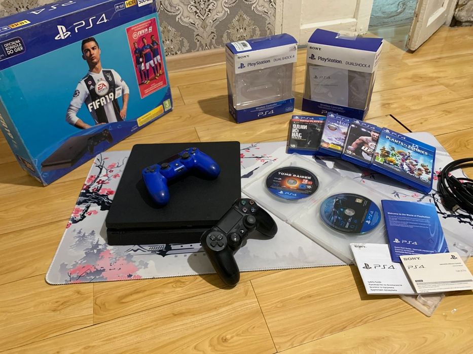 Продам sony Playstation 4 slim 1 TB