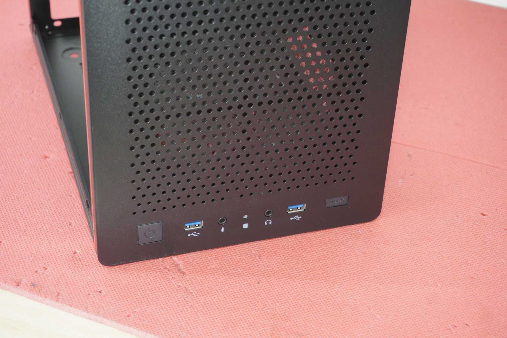 [ITX] Компютърна кутия Riotoro CR280 mini ITX, 2 вентилатора/ Вкл.ДДС