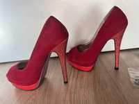 Червени велурени дамски обувки на ток, размер 36