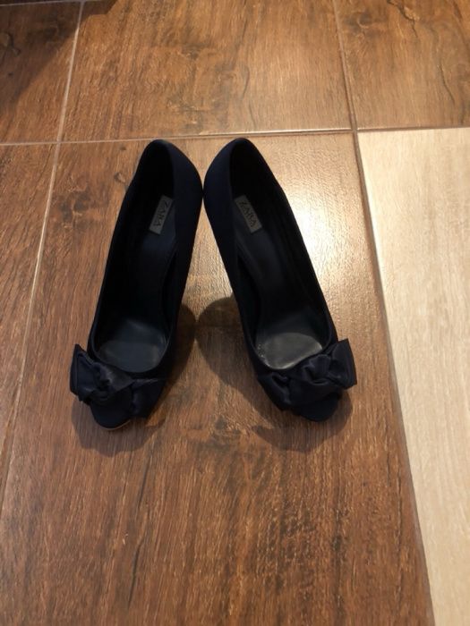 Vand pantofi marca Zara, mas.37