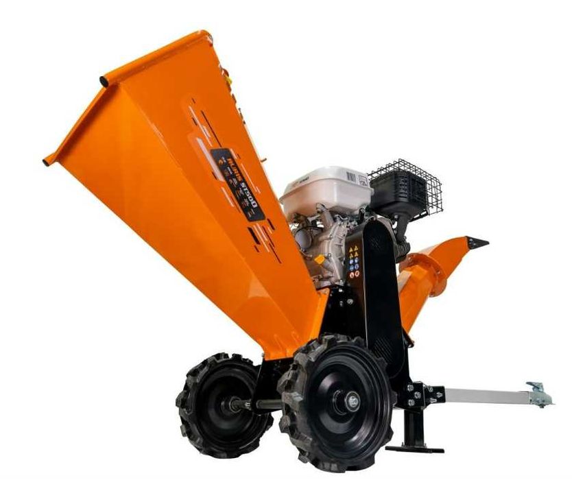 Închiriez tocător crengi si resturi vegetale - asiguram transport