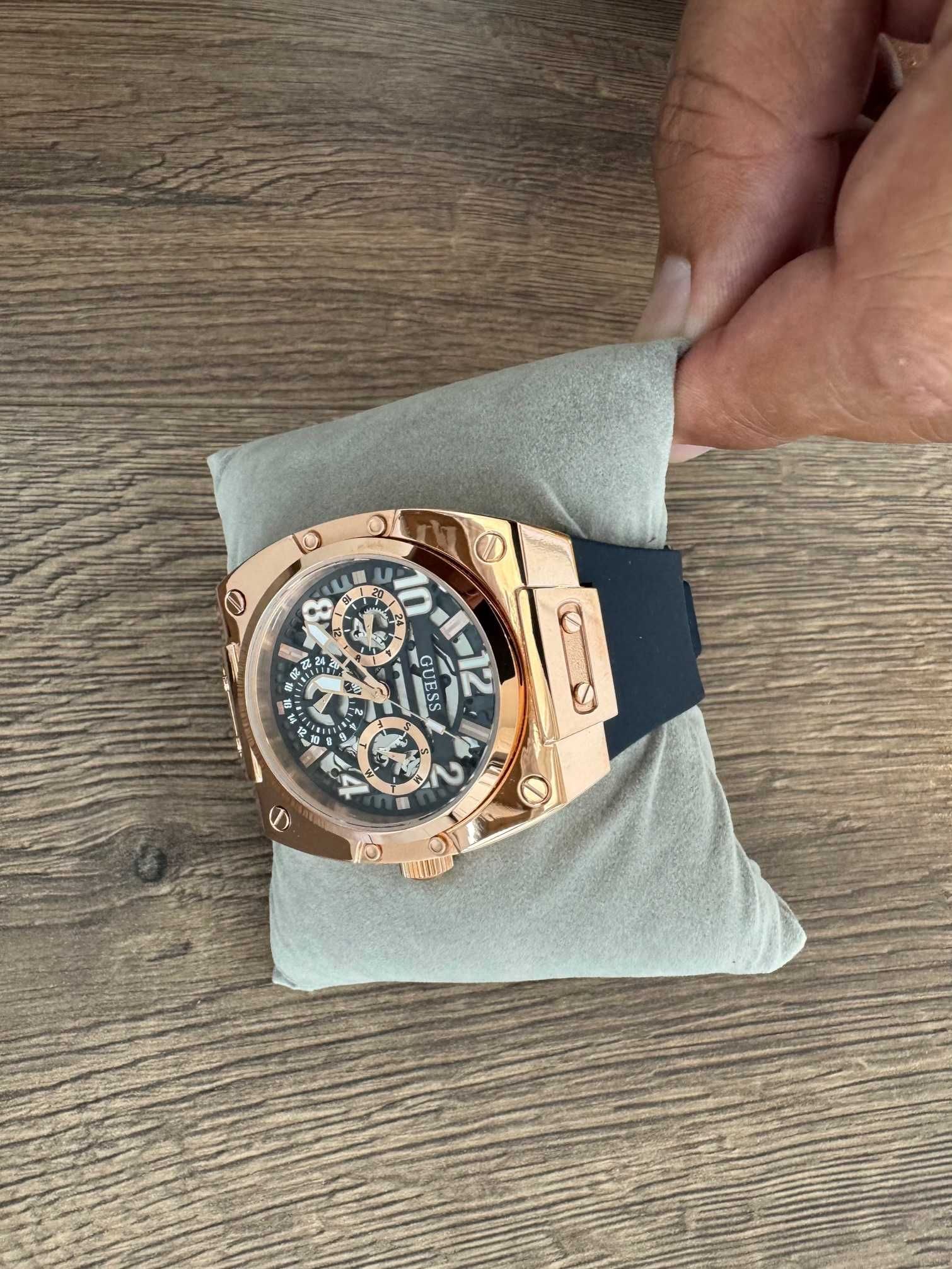 Чисто нов! Часовник GUESS PRODIGY