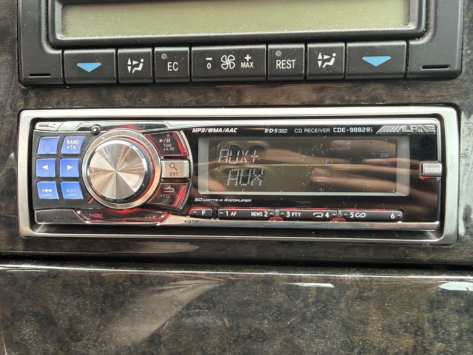 Alpine CDE-9882RI BT/USB/AUX
