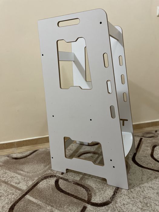 Помощна кула за деца. Бяла. Нова. Расте с детето