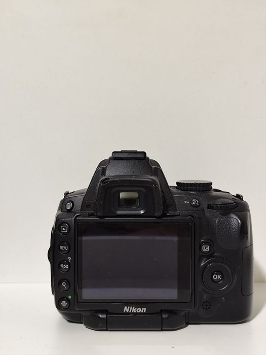 Nikon D3300 și Nikon D5000 cu obiective, accesorii și geantă
