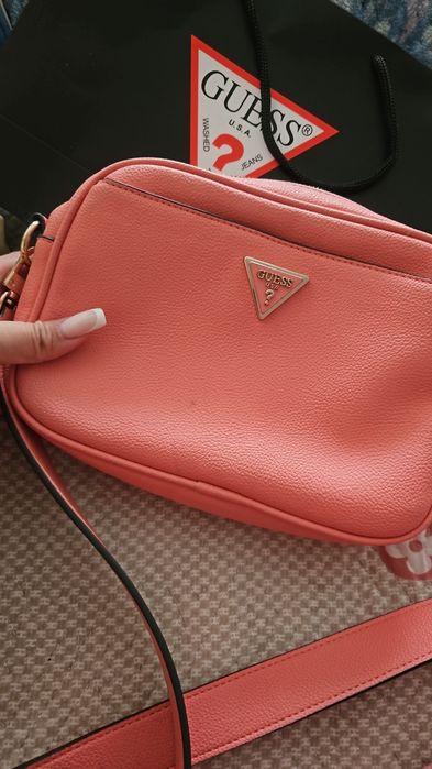 Продам сумку Guess оригинал