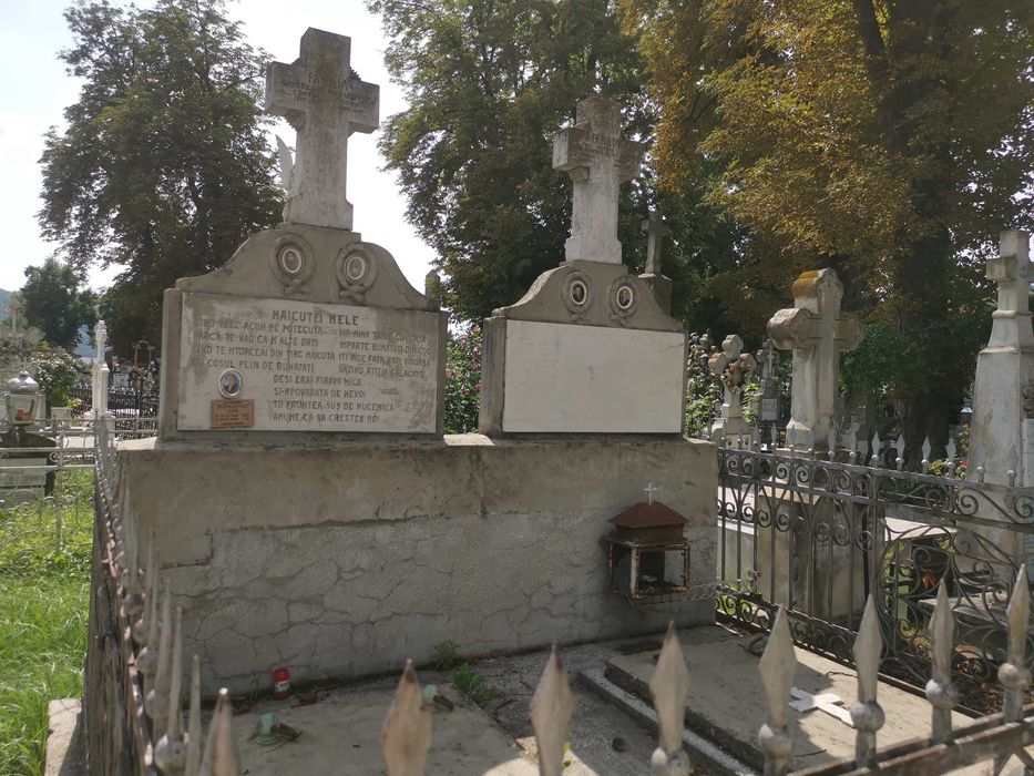 CAVOU cu 2 cripte x 2 Locuri de veci cimitir Eternitatea Piatra Neamt