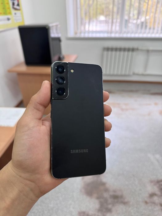 Samsung s22 8/128
