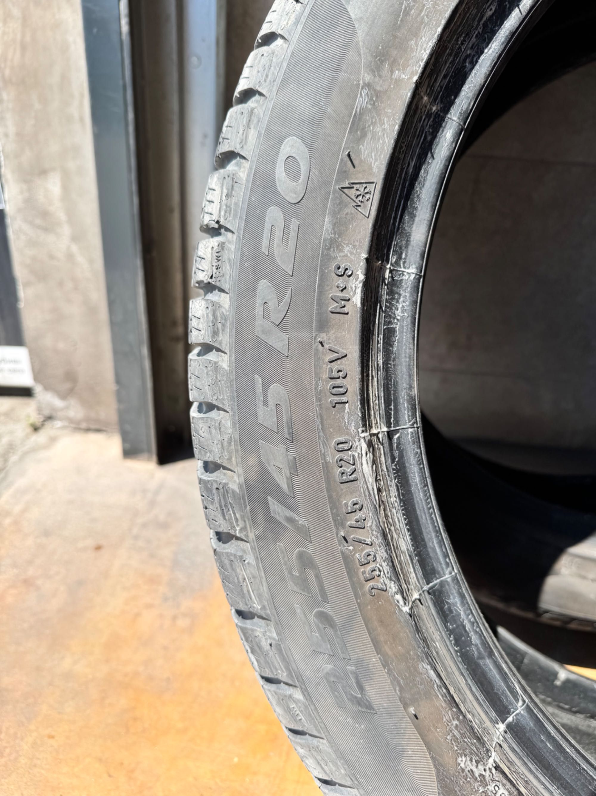 Зимни гуми Pirelli Winter SottoZero 3 Run Flat tires 255/45/20