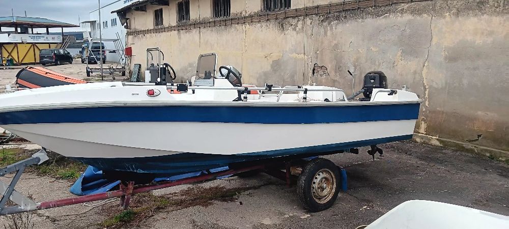Лодка с колесар без регистрация