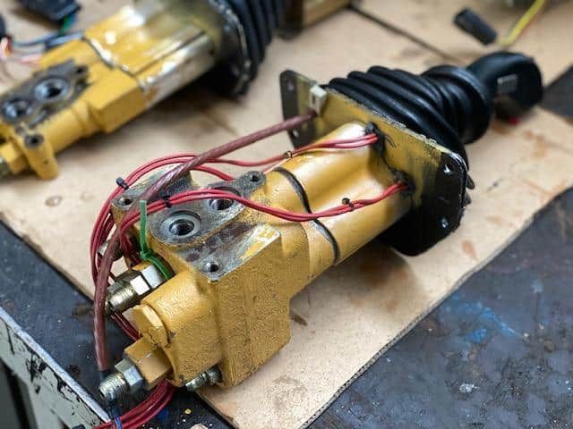 maneta incarcator frontal case 921 ult-019863