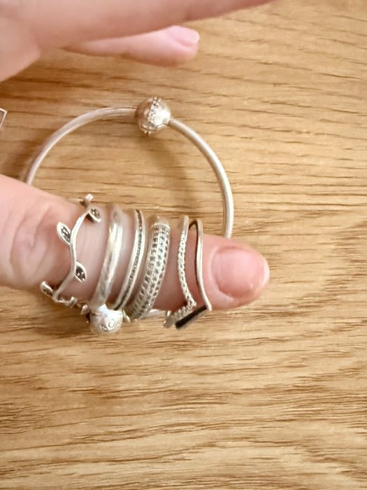 Сребърни гривни и пръстени PANDORA
