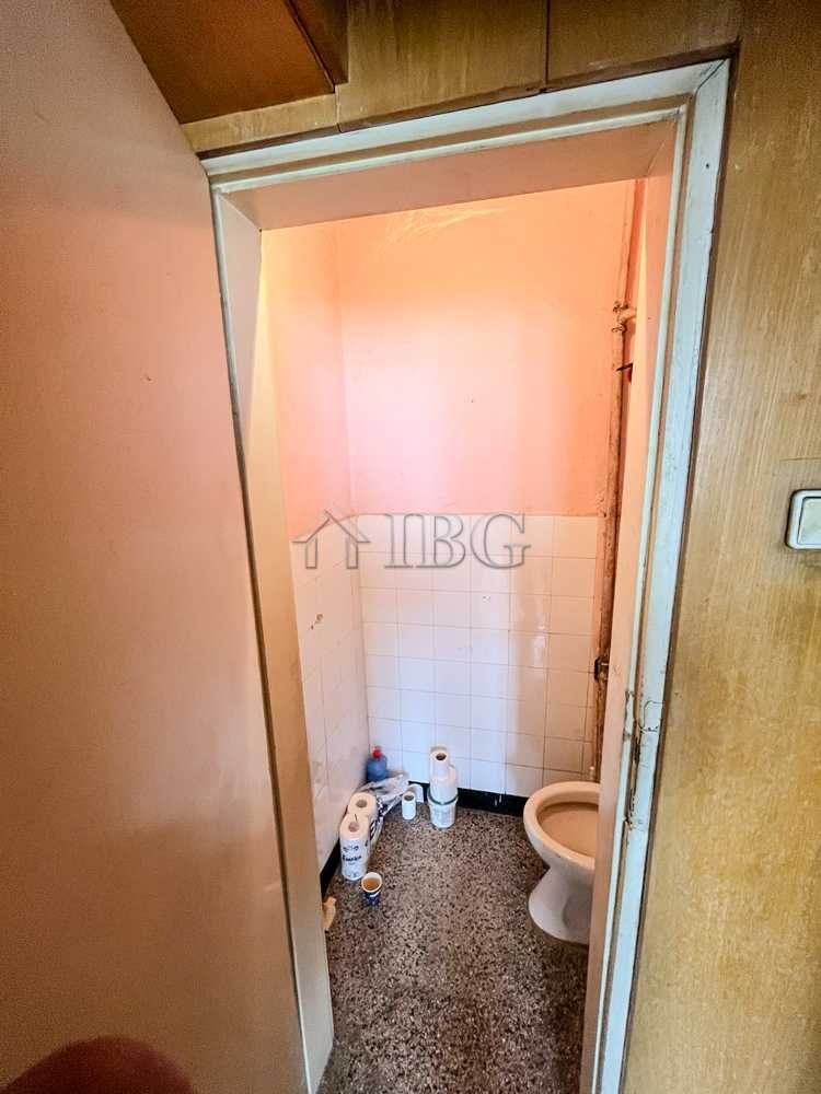 Продава се Тристаен апартамент в Русе, Широк център - 87 кв.м за 1035 €/кв.м - Снимка #6