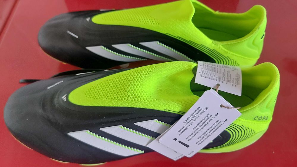 Футболни обувки adidas