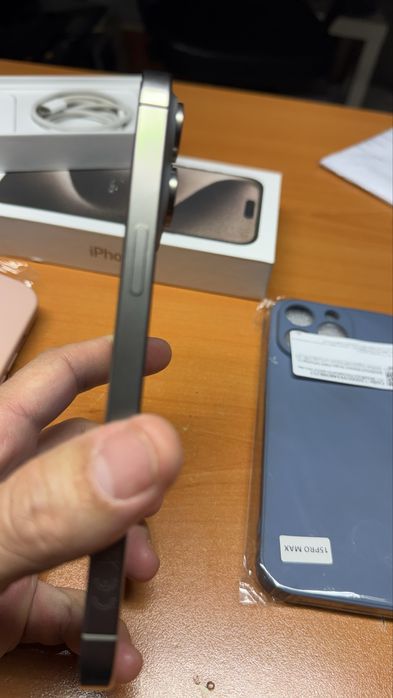 Продавам GSM Iphone 15 Pro Max 256GB