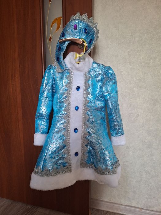 Новогодний костюм снегурочки