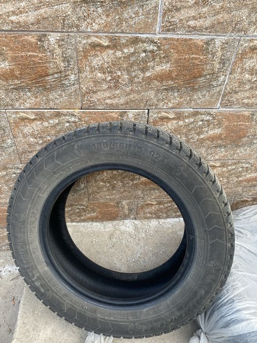 Зимние шины(шипы) Triangle R15