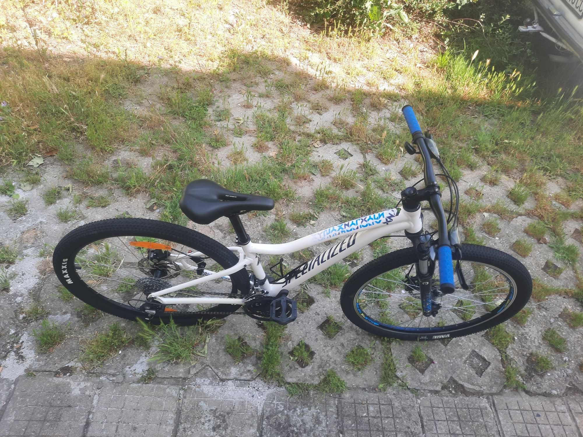 Планински велосипед Specialized Jynx 650B Metallic White 27,5