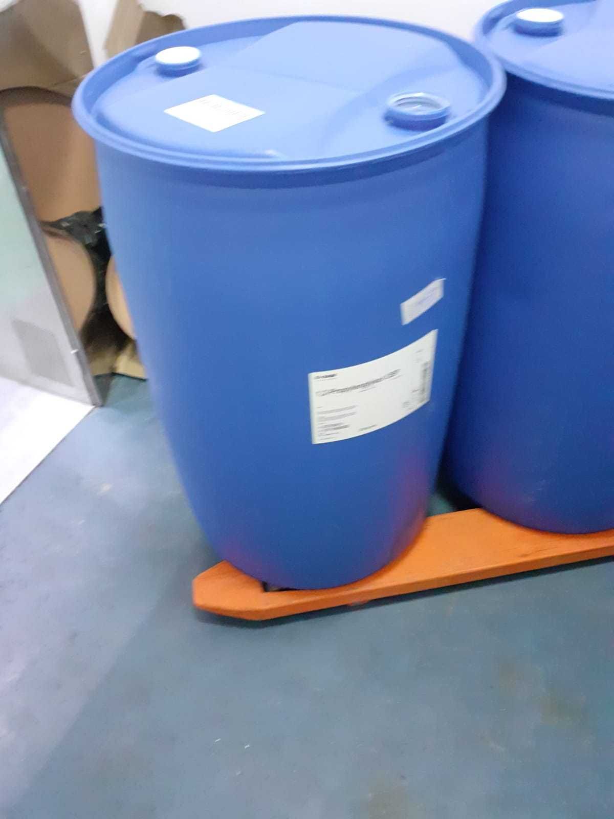Butoaie de 1000l , de plastic 220l si de tabla 220l
