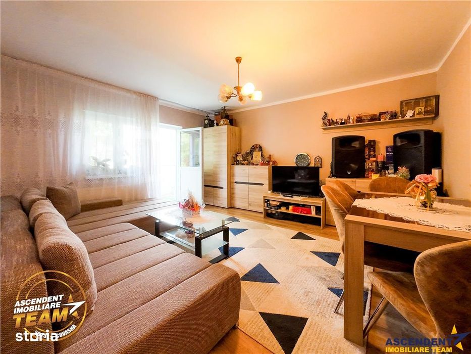 LIVE!Decomandat,pe 4camere,zonare linistita,compozitie frumoasa,facili