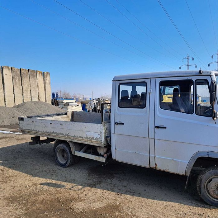 Mercedes Vario 512D