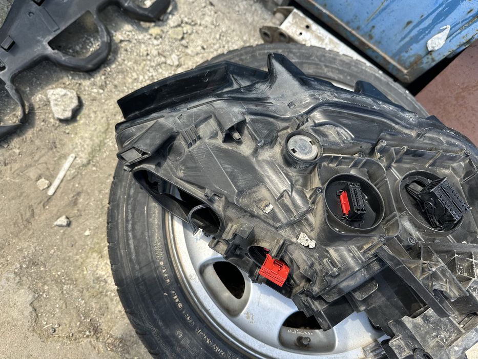 Vw Passat b8 19г ляв фар Full Led