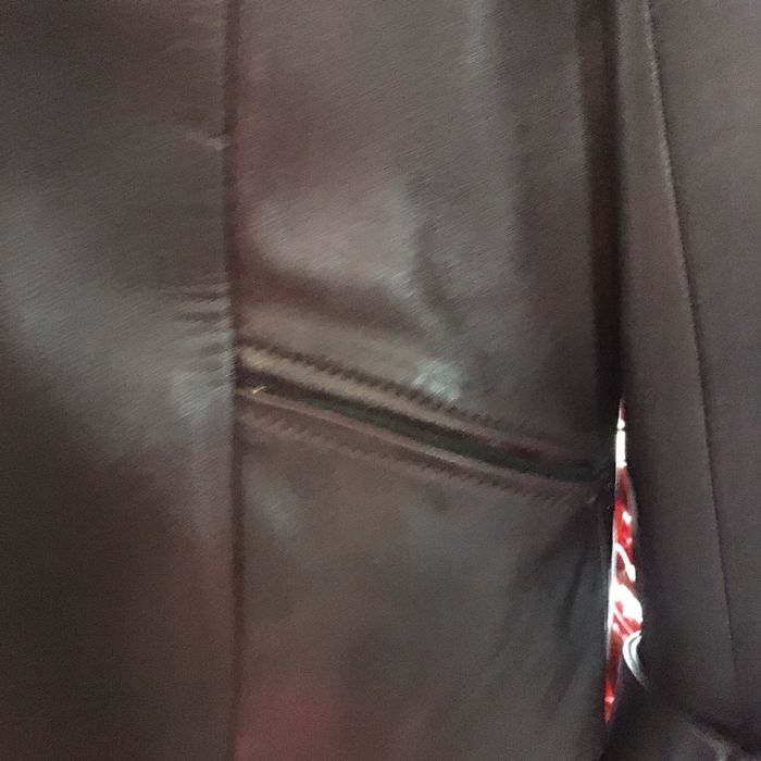 Vând haina de dama din piele de vitel, lungime pana la genunchi, mărim