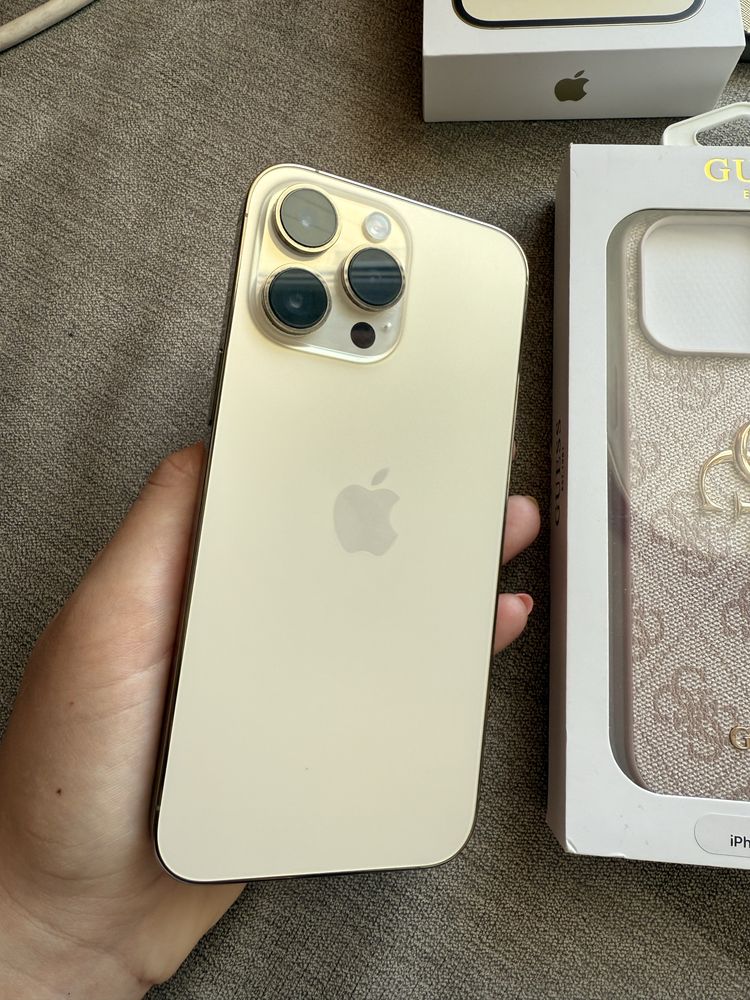 Iphone 14pro max gold 256 gb с кейсове