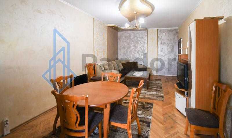 Тристаен апартамент под наем в кв. Надежда 1