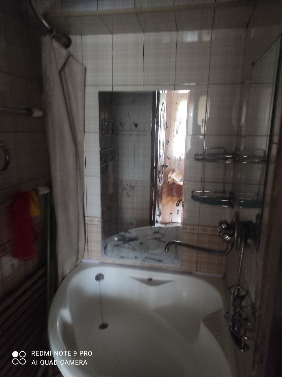 Продаю 2/2/4 в Яшнабадском районе в бывшем общежитие