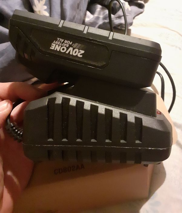 My project,acumulator,baterie 20 V/2 Ah si incarcator,pt scule My pro