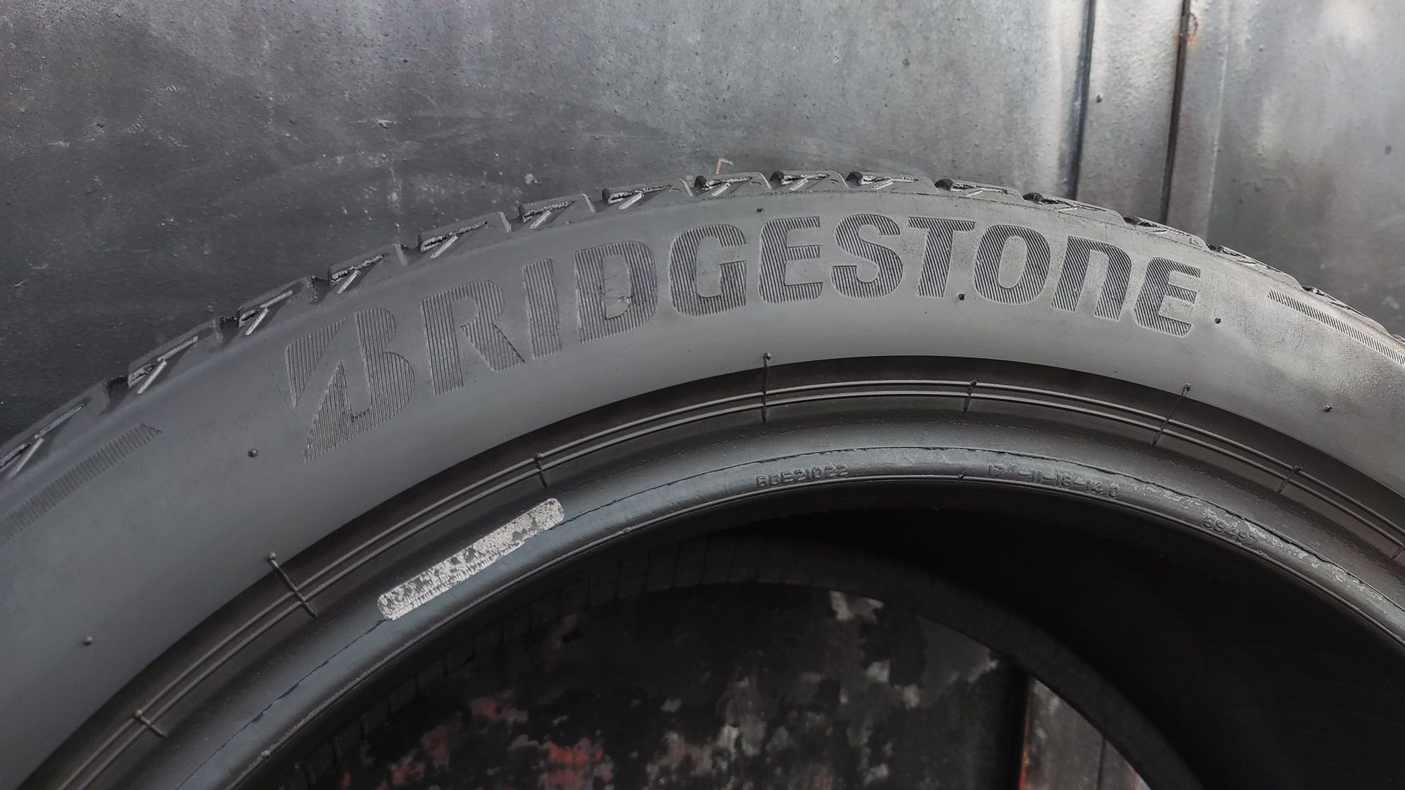 2бр. летни гуми 225/45/17  Bridgestone Turanza T005
dot22 
6.8mm
Добро