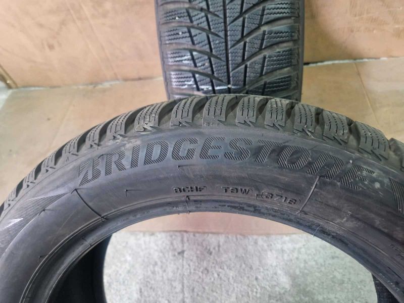 2 Bridgestone R17 205/55
зимни гуми DOT3718