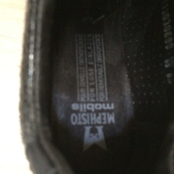 Черни удобни обувки Mephisto.