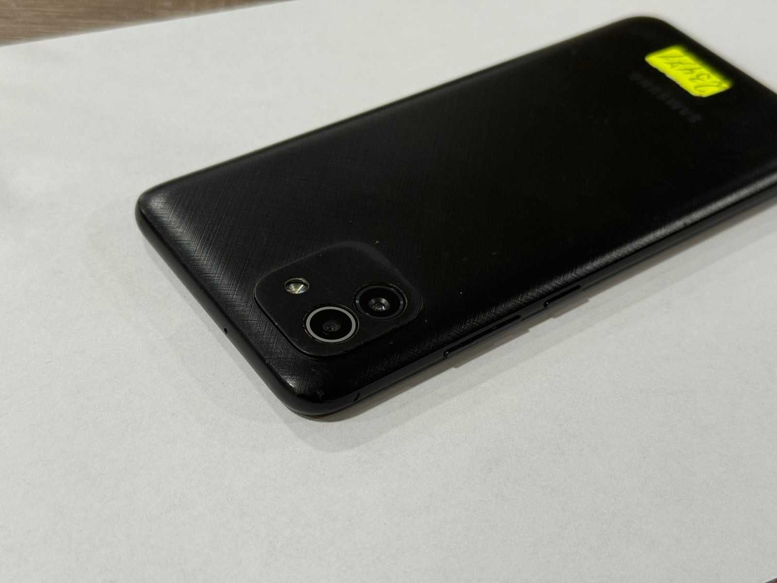 Продавам Samsung A03