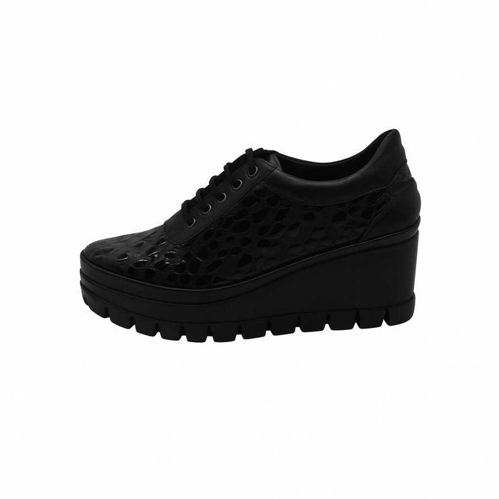 Дамски обувки от естествена кожа на платформа