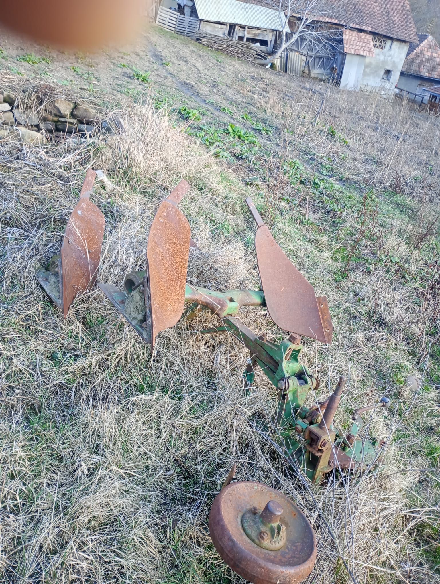 Tractor Hurlimann și 3 pluguri