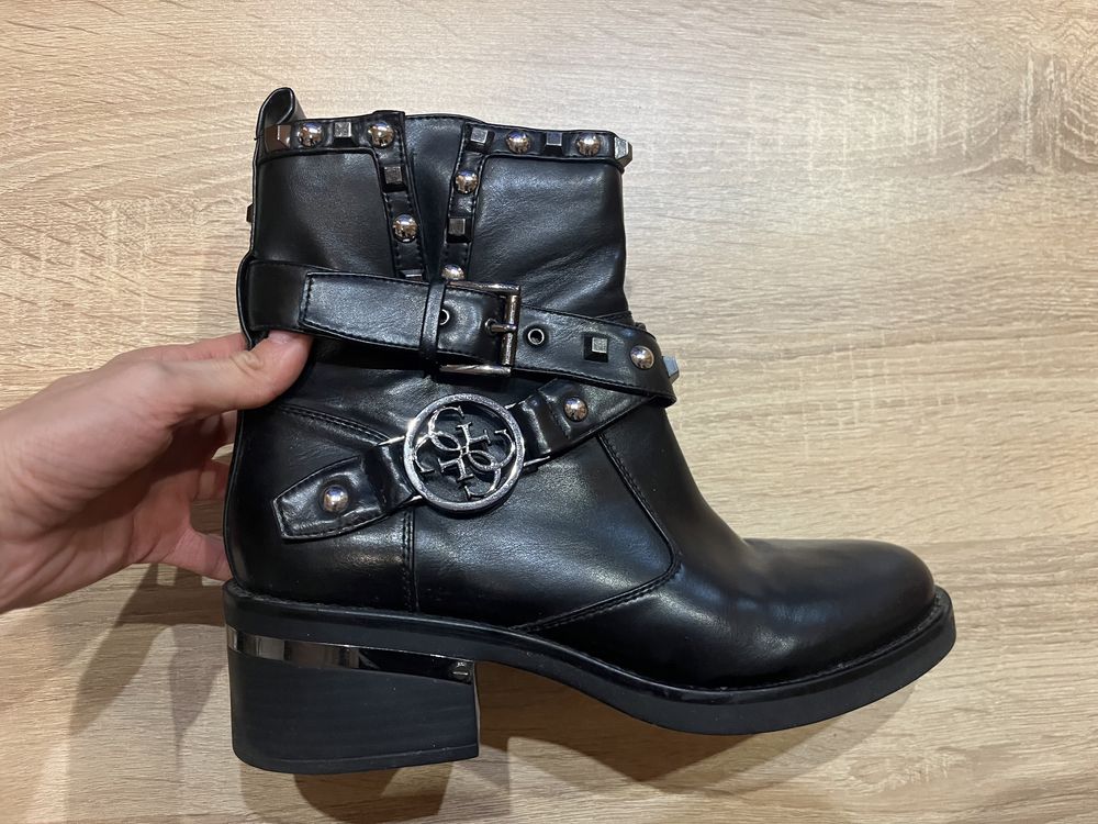 Дамски боти Guess