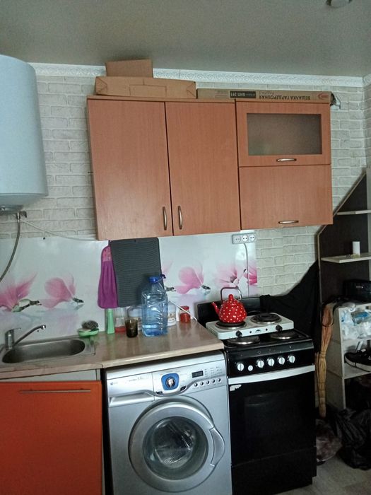 Сдам комнату в общежитие район черемушек.