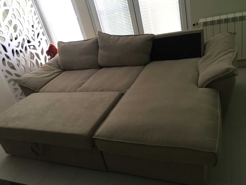 Триместен диван с лежанка