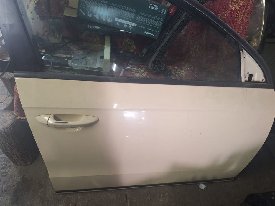 Ușa fata dreapta Vw Passat B7