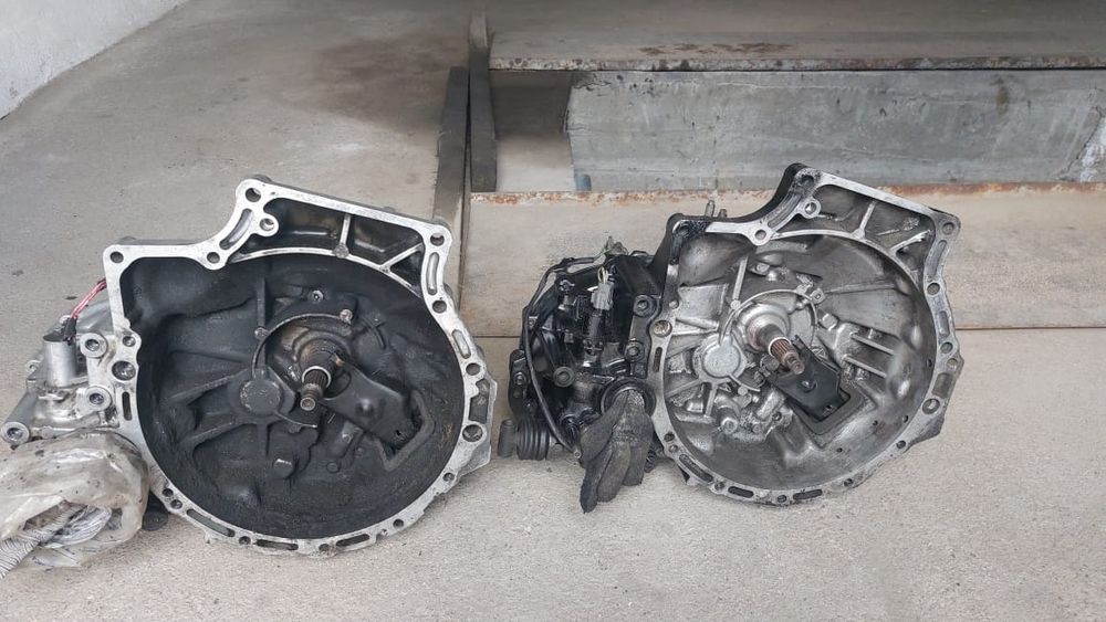 Продаю коробку на мазду кседос 6