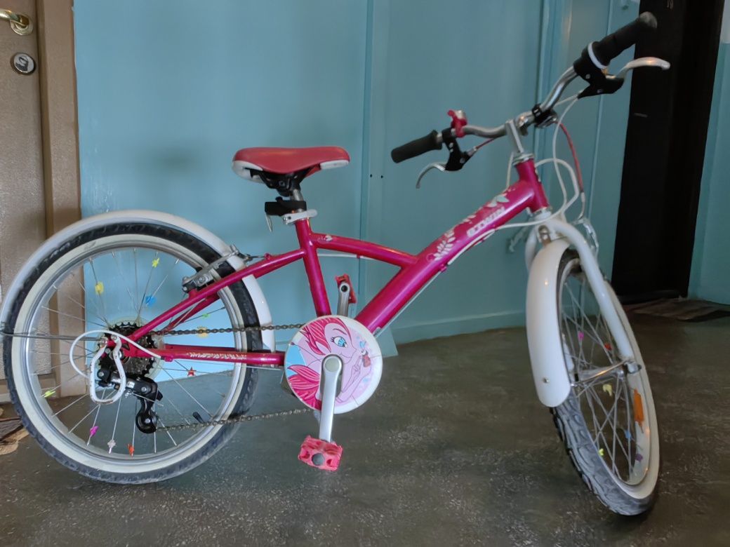 Bicicleta fetite B-twin si tricicleta copii cu si fara pedale...