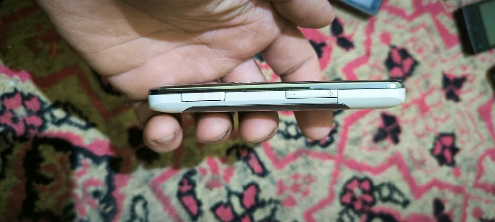 Nokia c5 holati yangidek ishlashi zor