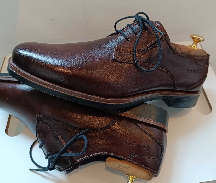 Pantofi derby 44 plain toe premium Bugatti NOI piele naturala moale