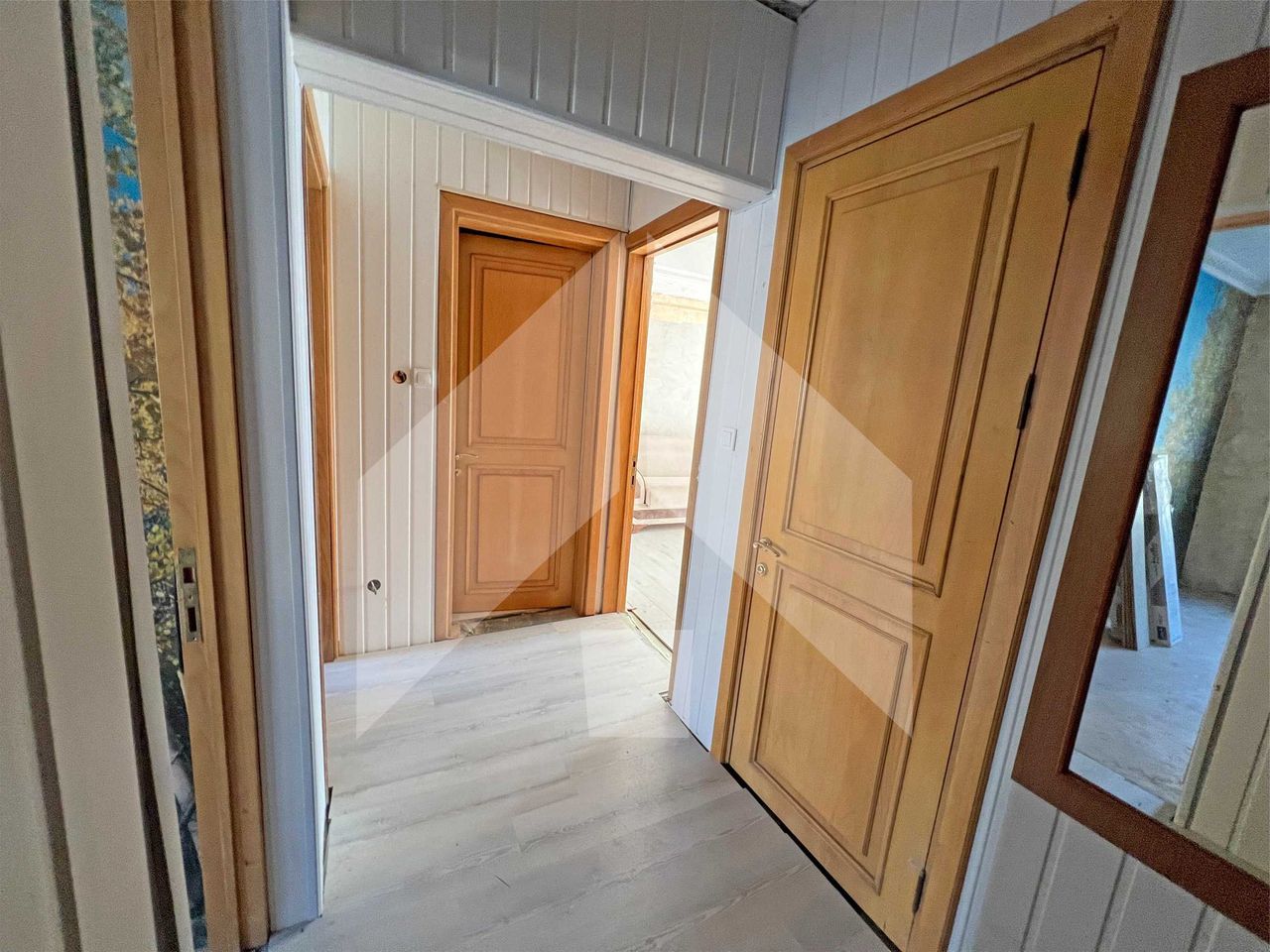 Продава се Двустаен апартамент в Нови пазар - 60 кв.м за 1148 €/кв.м - Снимка #2